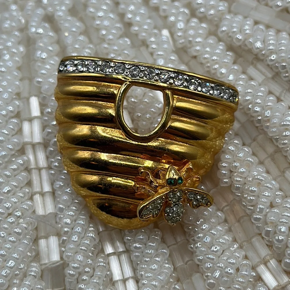 1980's Joan Rivers Gold Plated‎ Bee Hive Brooch